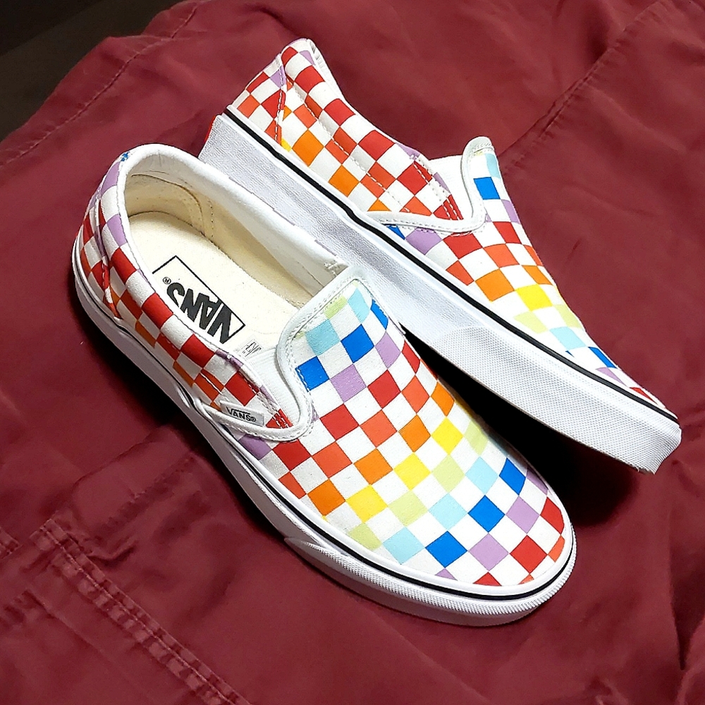 Vans Classic Slip-on, Rainbow Checkerboard, 7.5 Men's/9 Women's